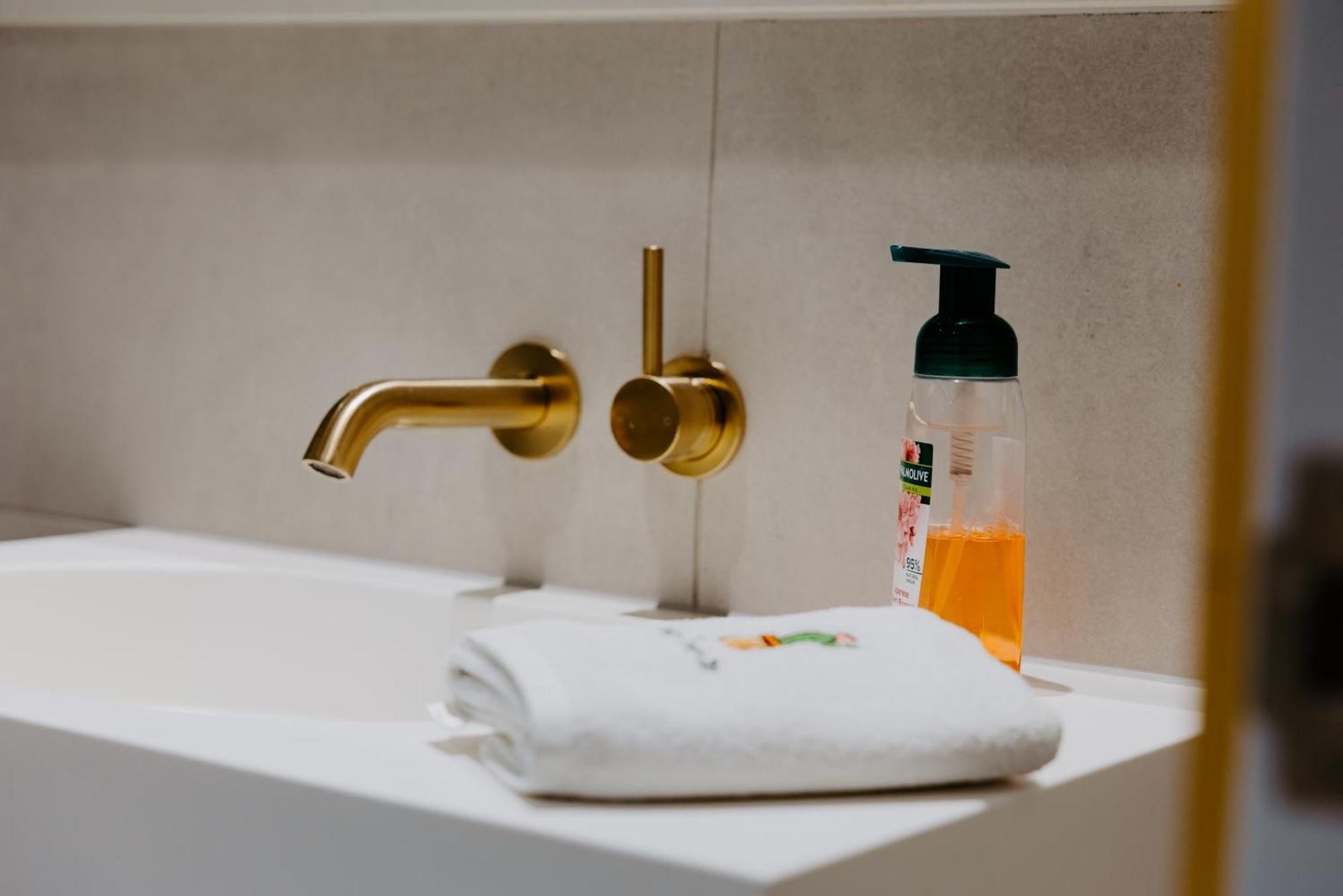 Skyone Lux 2Bed Room Aprt In Boxhill With Car Park Box Hill Bagian luar foto